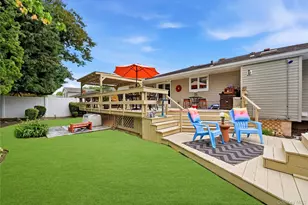 17 Mohawk Pl, Massapequa, NY 11758 - Photo 35