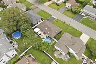 17 Mohawk Pl, Massapequa, NY 11758 - Photo 39