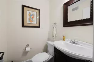 23 Country View Ln, East Islip, NY 11730 - Photo 19