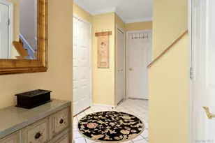 114 Ridgeview Ln, Yorktown Heights, NY 10598 - Photo 9