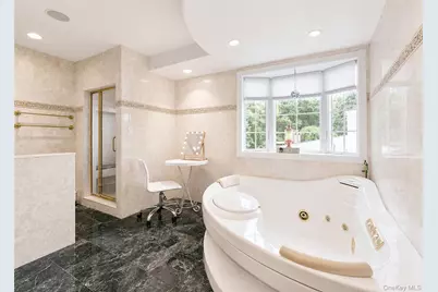 4 Royal Oak Court, Holbrook, NY 11741 - Photo 29