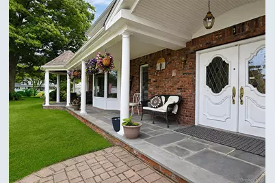 4 Royal Oak Court, Holbrook, NY 11741 - Photo 5
