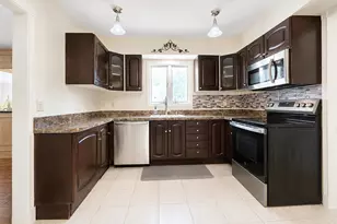 4 Royal Oak Ct, Holbrook, NY 11741 - Photo 17
