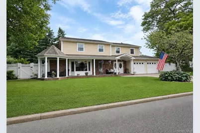 4 Royal Oak Court, Holbrook, NY 11741 - Photo 1