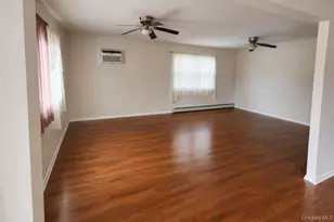 137-43 219th St, Springfield Gardens, NY 11413 - Photo 3
