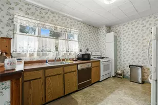 190 Madison Ave, Oceanside, NY 11572 - Photo 9