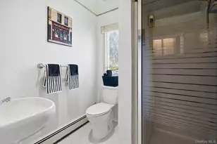 8 Penn Dr, Dix Hills, NY 11746 - Photo 23