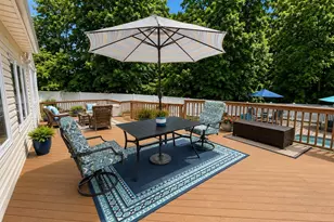 8 Penn Dr, Dix Hills, NY 11746 - Photo 33