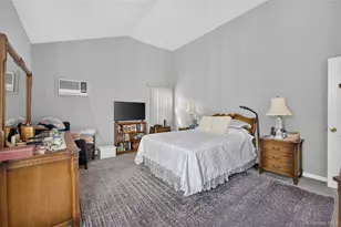 200 Saint Bridgets Ln, Westbury, NY 11590 - Photo 15