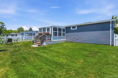 35 Village Circle S, Manorville, NY 11949 - Photo 19