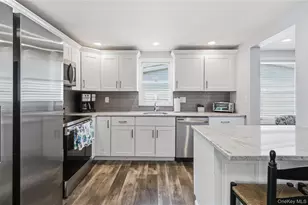 35 Village Cir S, Manorville, NY 11949 - Photo 7