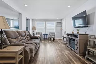35 Village Cir S, Manorville, NY 11949 - Photo 5