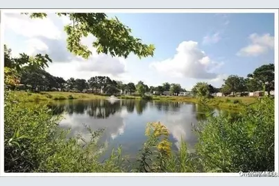35 Village Circle S, Manorville, NY 11949 - Photo 21