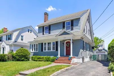1072 Hunter Avenue, Pelham, NY 10803 - Photo 3
