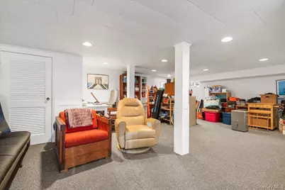 1072 Hunter Avenue, Pelham, NY 10803 - Photo 23