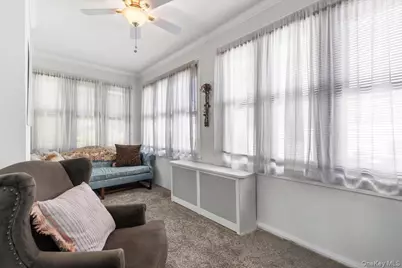 1072 Hunter Avenue, Pelham, NY 10803 - Photo 11