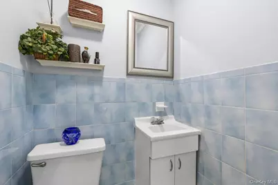 1072 Hunter Avenue, Pelham, NY 10803 - Photo 17