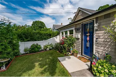 1022 Parkway Street, Riverhead, NY 11901 - Photo 3