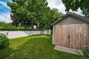 1022 Parkway St, Riverhead, NY 11901 - Photo 23