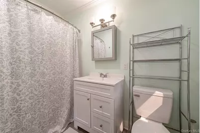 1022 Parkway Street, Riverhead, NY 11901 - Photo 13
