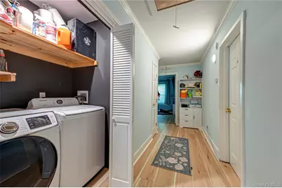 1022 Parkway Street, Riverhead, NY 11901 - Photo 19