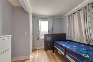 1022 Parkway St, Riverhead, NY 11901 - Photo 15