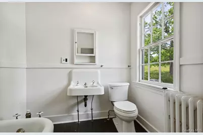 38 Landing Meadow Road, Smithtown, NY 11787 - Photo 11