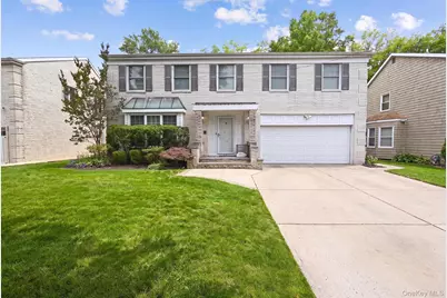 19 Sunset Road W, Albertson, NY 11507 - Photo 1