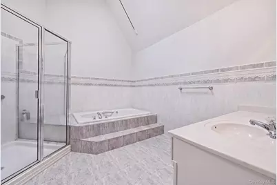19 Sunset Road W, Albertson, NY 11507 - Photo 13