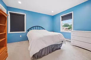 19 Sunset Rd W, Albertson, NY 11507 - Photo 17
