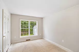 1407 Middle Rd, Calverton, NY 11933 - Photo 11