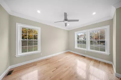 4 Coventry Court, Wheatley Heights, NY 11798 - Photo 15