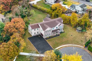 4 Coventry Ct, Wheatley Heights, NY 11798 - Photo 5