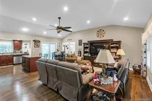 84 Juniper Ave, Ronkonkoma, NY 11779 - Photo 5