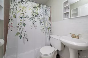 148 Saxton St, Patchogue, NY 11772 - Photo 25