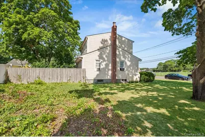 148 Saxton Street, Patchogue, NY 11772 - Photo 33