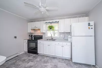 148 Saxton Street, Patchogue, NY 11772 - Photo 9