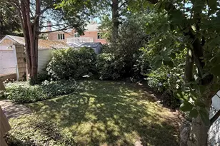 41-12 Glenwood St, Little Neck, NY 11363 - Photo 25