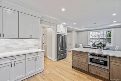 10 Hazel Place, Floral Park, NY 11001 - Photo 11