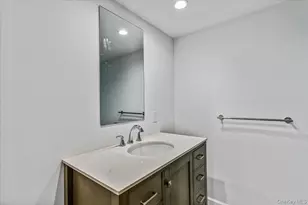 10 Hazel Pl, Floral Park, NY 11001 - Photo 29
