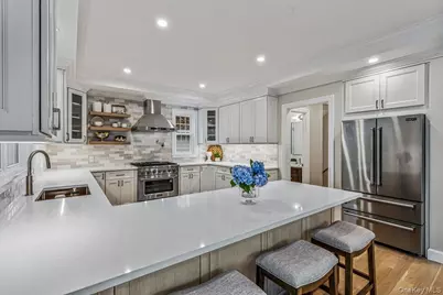 10 Hazel Place, Floral Park, NY 11001 - Photo 9