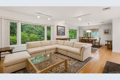21 Druid Hill Road, Port Jefferson, NY 11777 - Photo 17