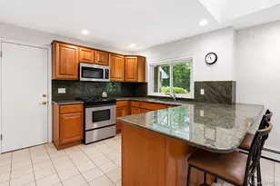 21 Druid Hill Rd, Port Jefferson, NY 11777 - Photo 11
