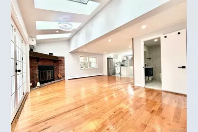 20 Baylis Place, Syosset, NY 11791 - Photo 9