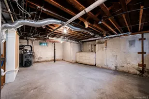 1111 Esther St, Franklin Square, NY 11010 - Photo 29