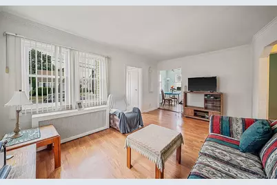 1111 Esther Street, Franklin Square, NY 11010 - Photo 5