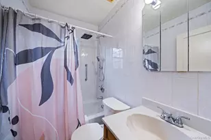 1111 Esther St, Franklin Square, NY 11010 - Photo 21