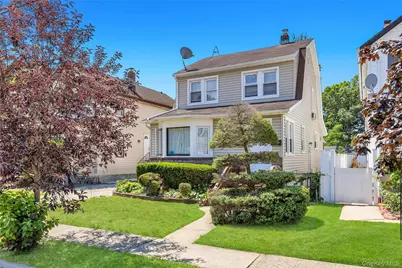 352 W Valley Stream Boulevard, Valley Stream, NY 11580 - Photo 1