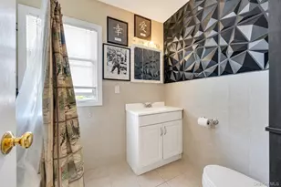 352 W Valley Stream Blvd, Valley Stream, NY 11580 - Photo 11