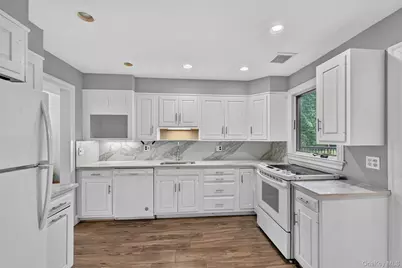 15 Meadowlark Drive, West Nyack, NY 10994 - Photo 7